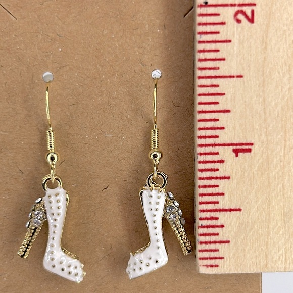 18k Gold Platted Hook Cute High Heel Dangle Earrings Elegant - Picture 2 of 2